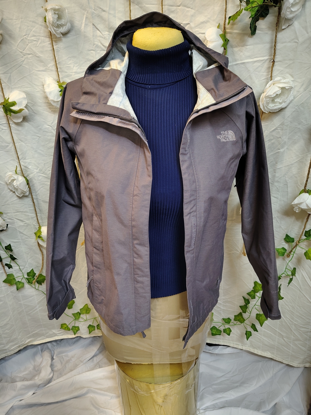The North Face Women's Waterproof Light Purple 💜 Hooded Jacket